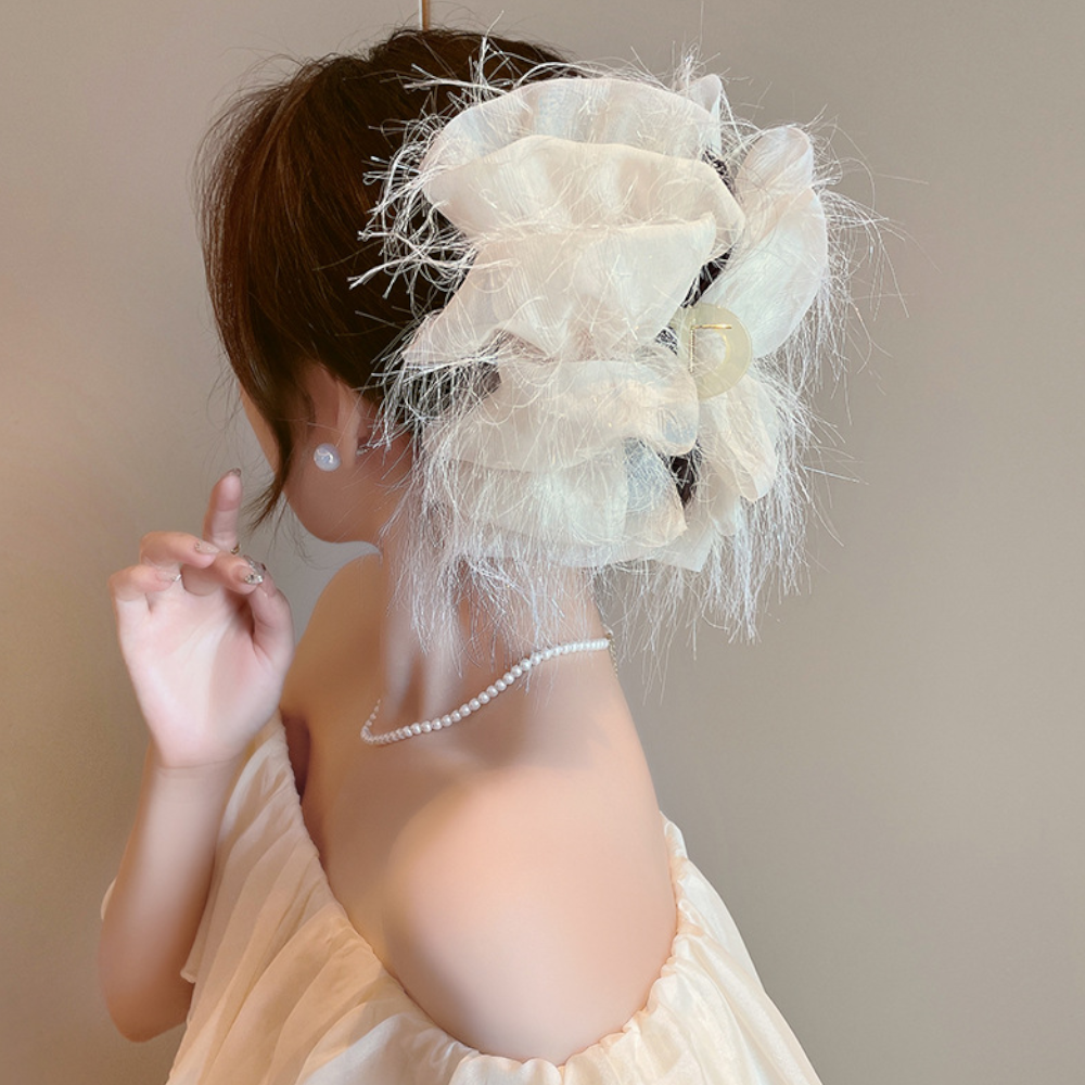 Elegant Feather Hair Claw Clip – Luxury Bowknot Shark Clip for Chic Updos