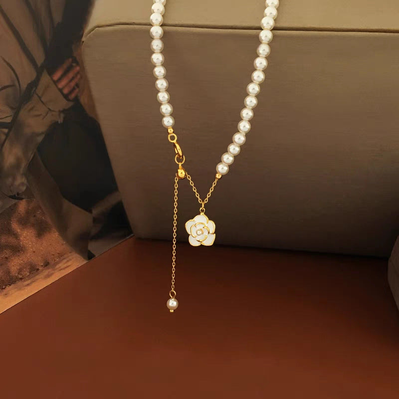 Adjustable Freshwater Pearl Necklace with Camellia Pendant – Elegant French Vintage Style