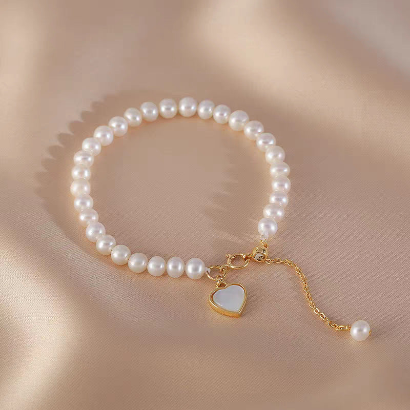 Minimalist Natural Pearl Bracelet for Women – Gold Heart Accent & Adjustable Fit