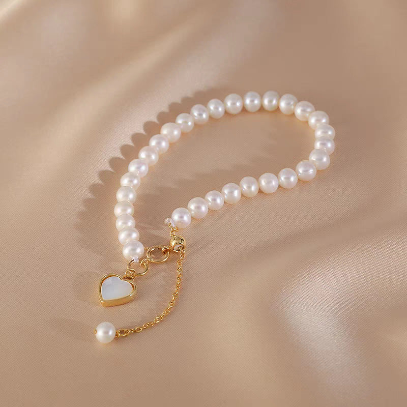 Minimalist Natural Pearl Bracelet for Women – Gold Heart Accent & Adjustable Fit