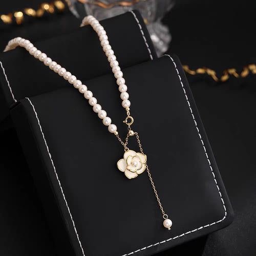 Adjustable Freshwater Pearl Necklace with Camellia Pendant – Elegant French Vintage Style